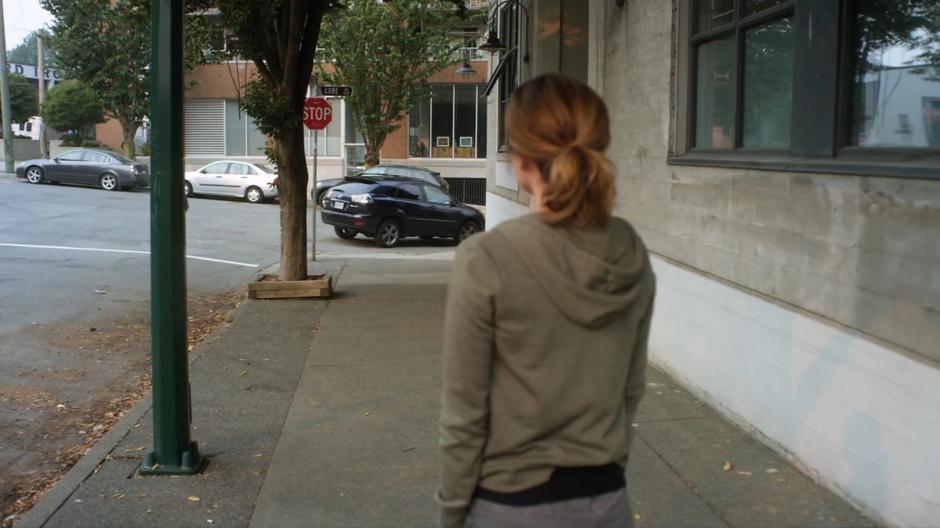 Izzy watches as Jack and Emma drive off to Seattle.