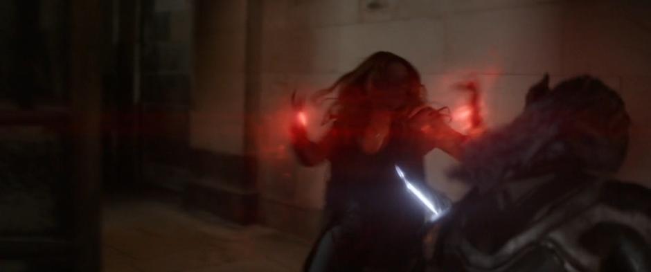 Wanda fights with Proxima Midnight.