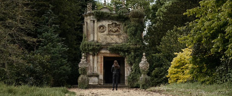 Lara stares into the Croft crypt behind the mansion.