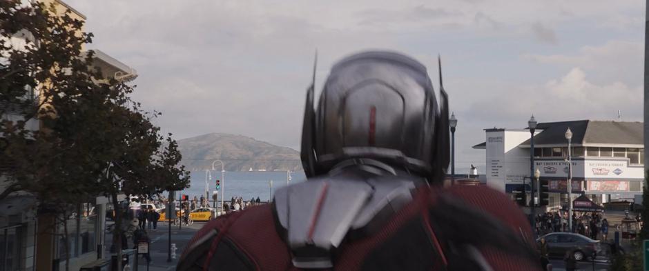 An enlarged Scott runs towards the pier.