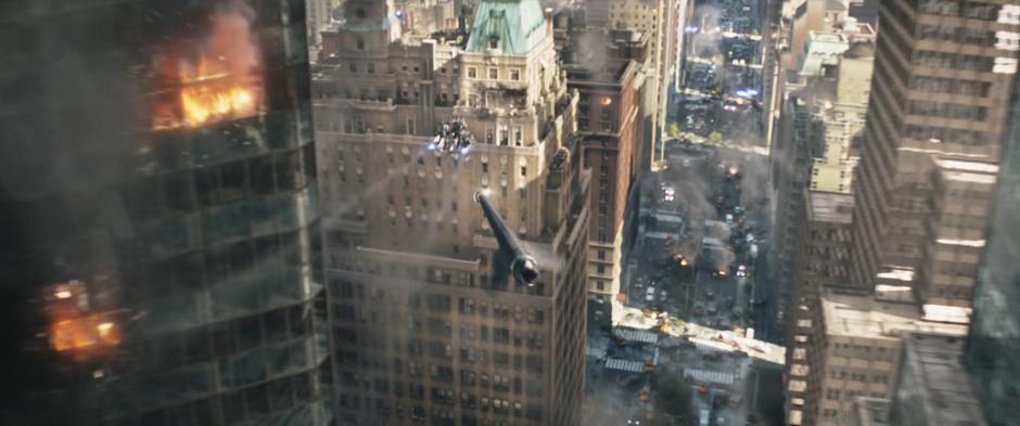 One of Clint's arrows flies towards the Chitauri flying towards the hole in Kate's penthouse.