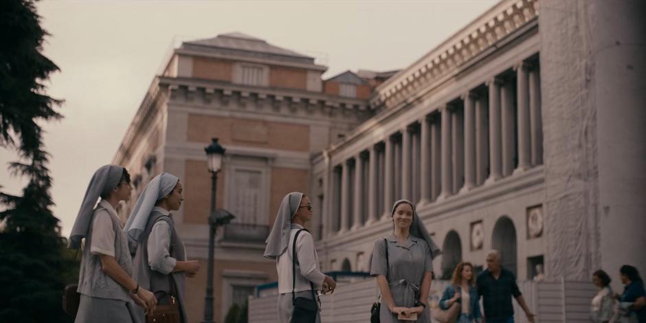 Ava can't keep the smile from her face as she scouts out the museum with Camila, Yasmine, and Bea.