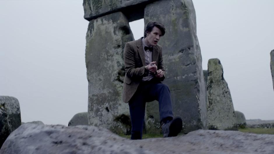 The Doctor tries to figure out where the Pandorica is hidden.