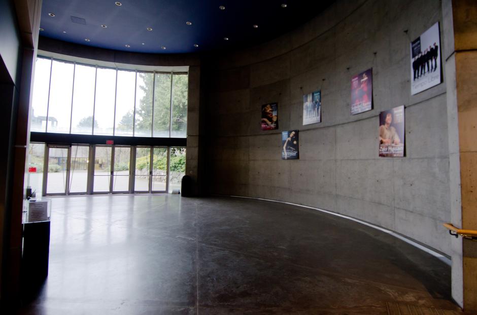 Looking out from the main lobby through the rotunda towards the front doors.