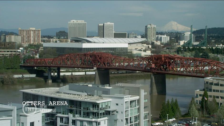 Establishing shot of the arena where the con takes place.