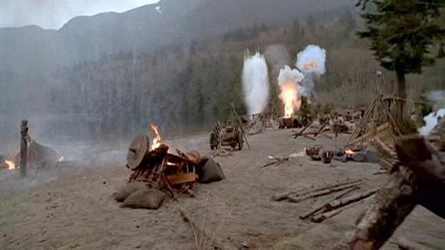 The Goa'uld blow things up while the SG teams attempt to evacuate the civilians.