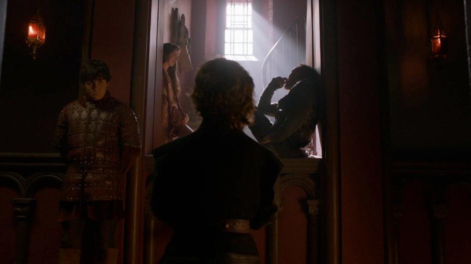 Tyrion comes out of Littlefinger's office and finds Pod waiting for him and Bronn flirting with one of the whores.