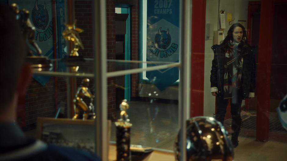 Wynonna gives a look at some idiots who are trying to steal the championship trophy that she wants to steal.