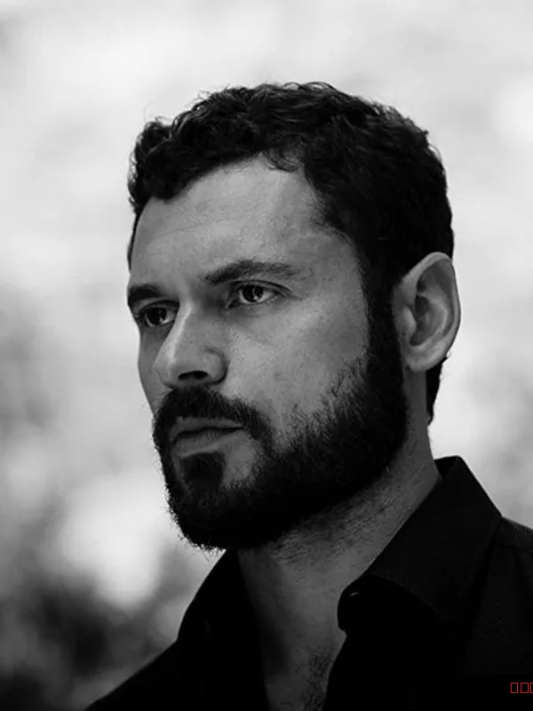 Adan Canto — photo 1