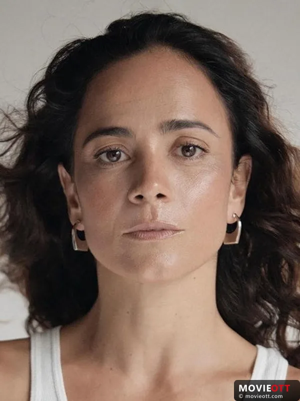 Alice Braga — photo 1