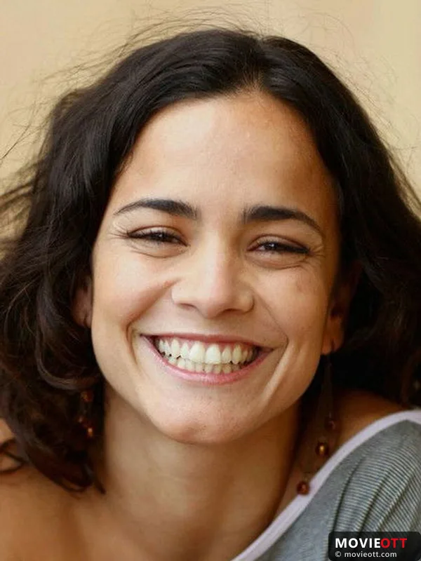 Alice Braga — photo 3