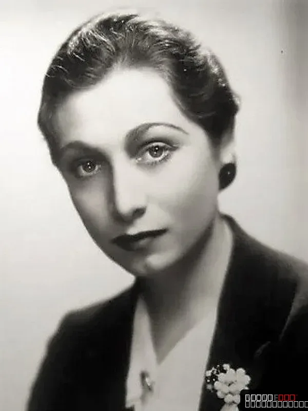 Aline MacMahon