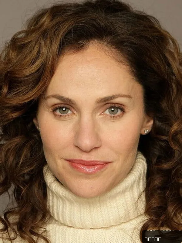 Amy Brenneman — photo 1