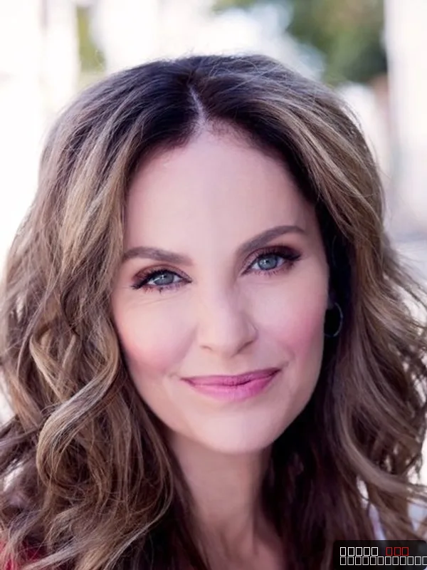 Amy Brenneman — photo 3