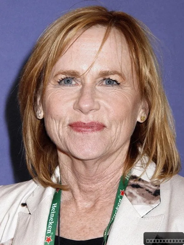 Amy Madigan — photo 4