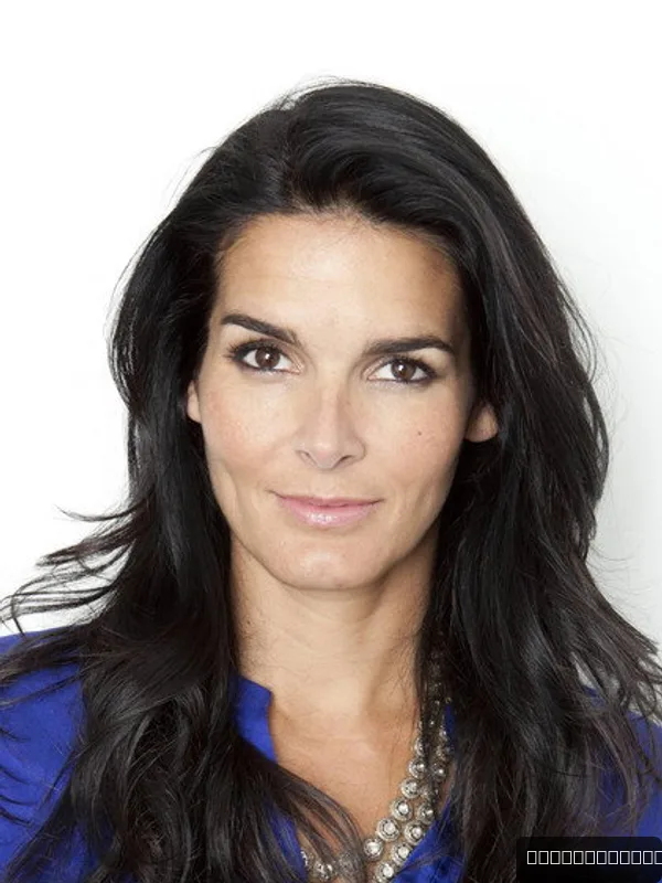 Angie Harmon — photo 4