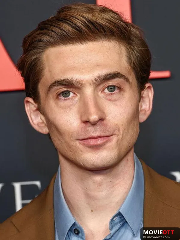 Austin Abrams — photo 1