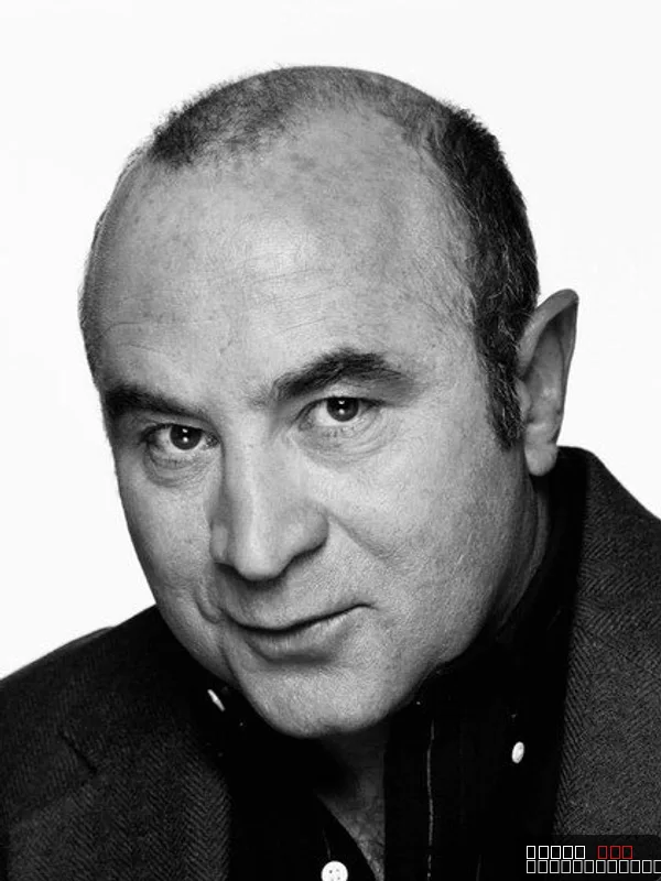 Bob Hoskins — photo 3