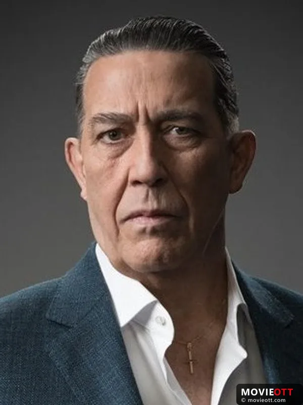 Ciarán Hinds — photo 4