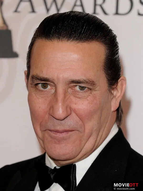 Ciarán Hinds — photo 5