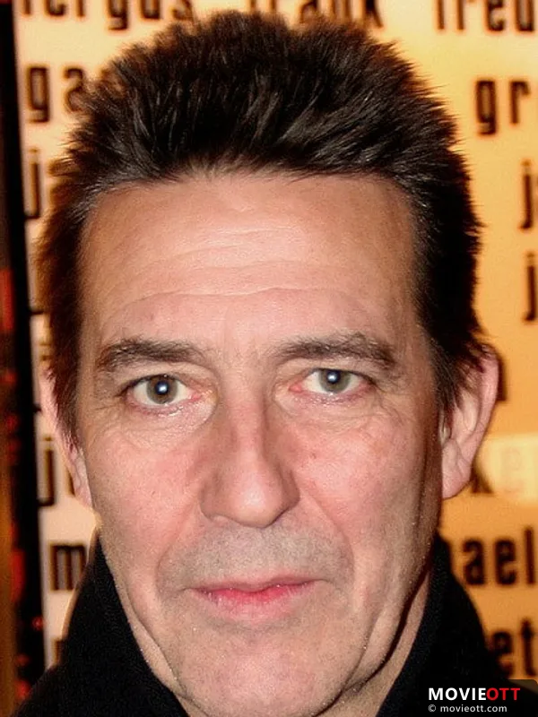 Ciarán Hinds — photo 6