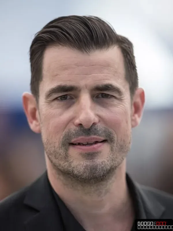 Claes Bang