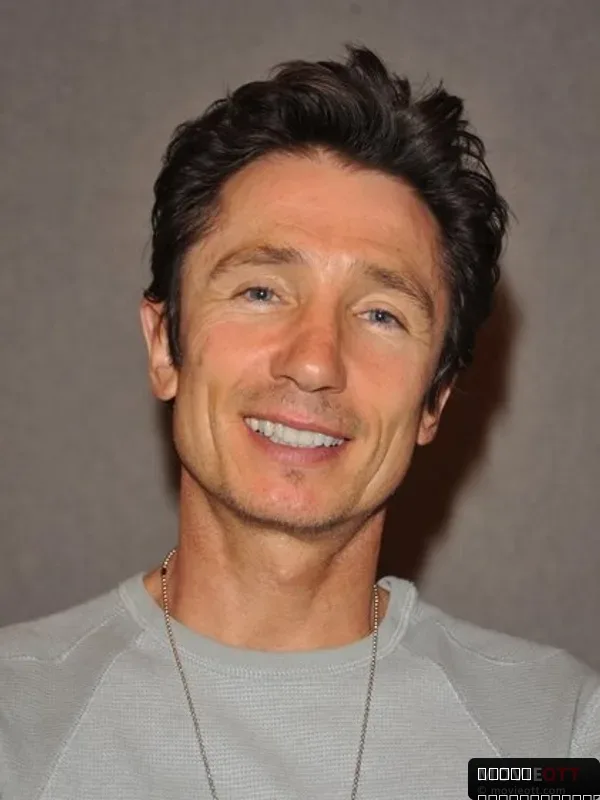 Dominic Keating