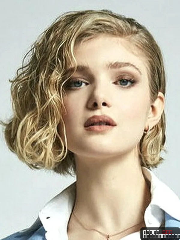 Elena Kampouris — photo 5
