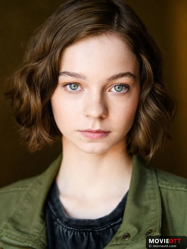 Emma Myers — photo 4