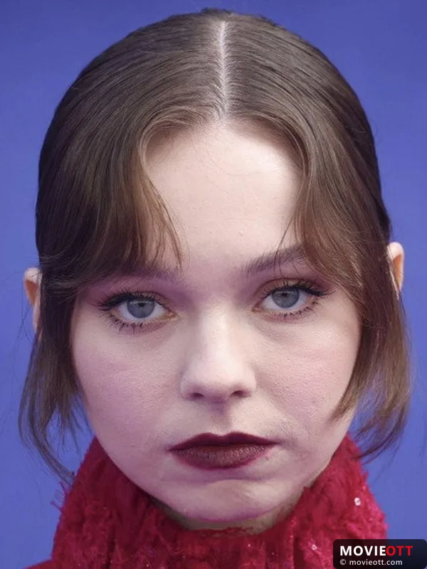 Emma Myers — photo 6