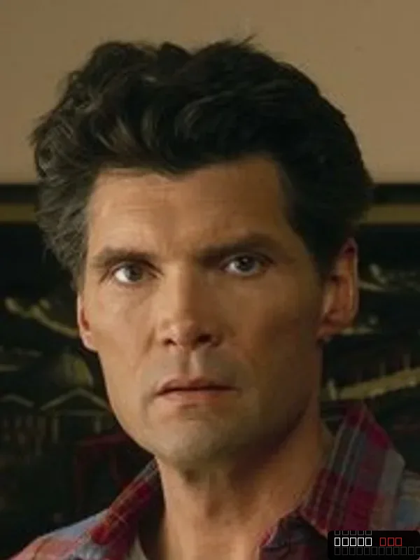 Everett McGill