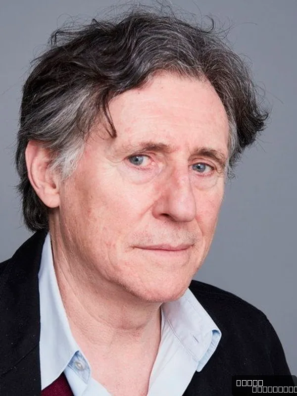 Gabriel Byrne — photo 4