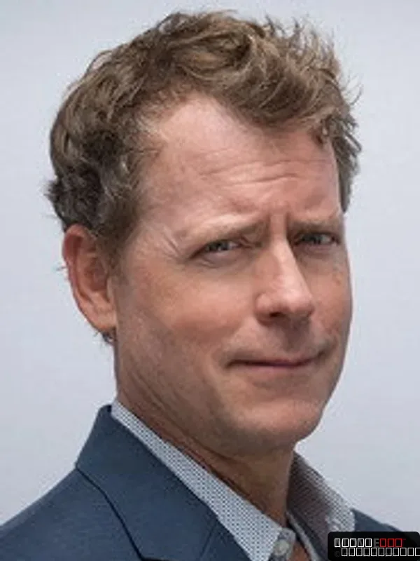 Greg Kinnear