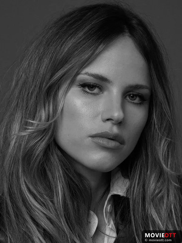 Halston Sage — photo 5
