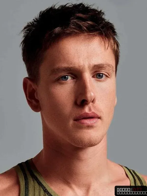 Harris Dickinson