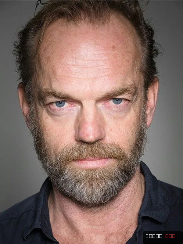 Hugo Weaving — photo 1