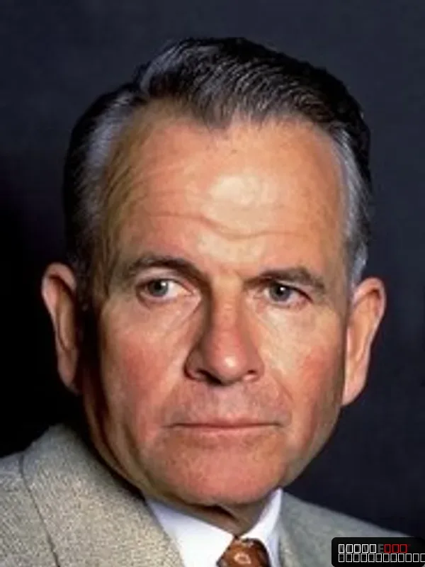 Ian Holm