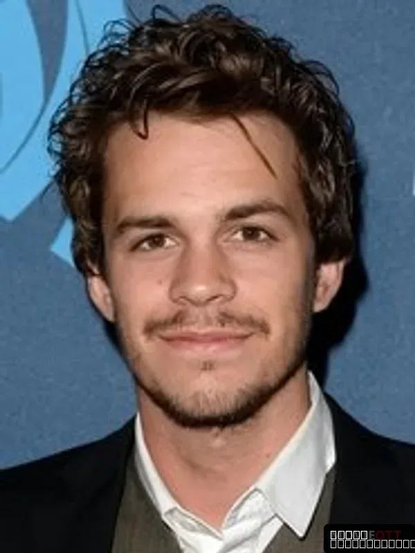 Johnny Simmons