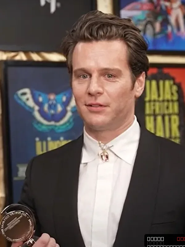 Jonathan Groff