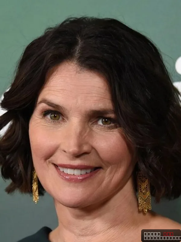 Julia Ormond — photo 1