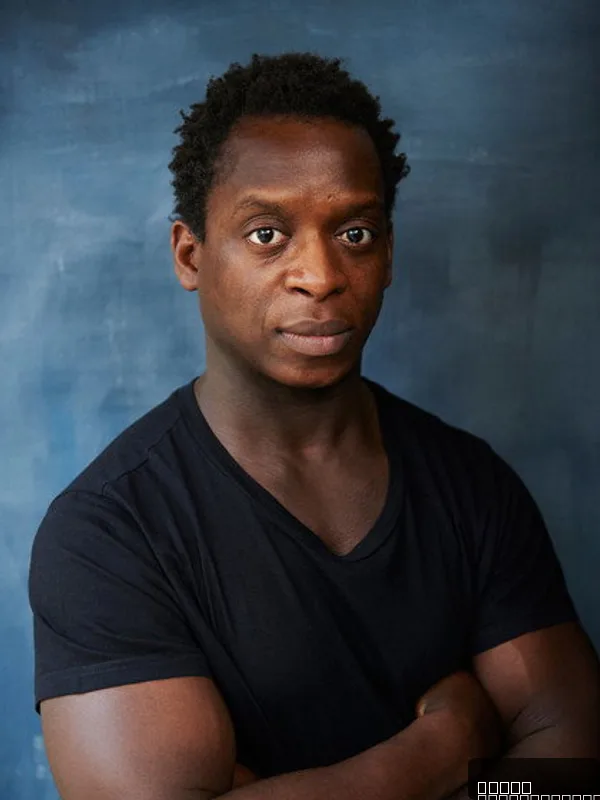 Kobna Holdbrook-Smith — photo 4