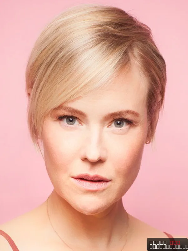 Kristin Booth — photo 1