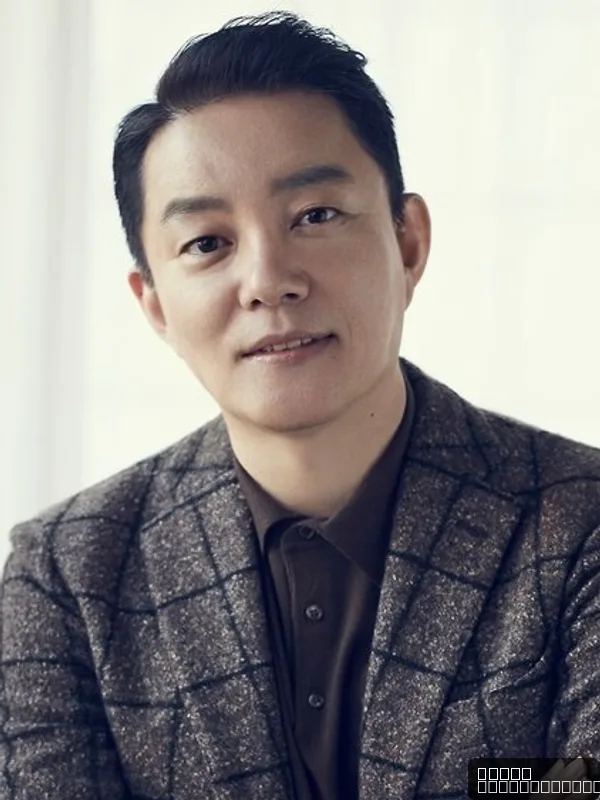 Lee Beom-soo — photo 1