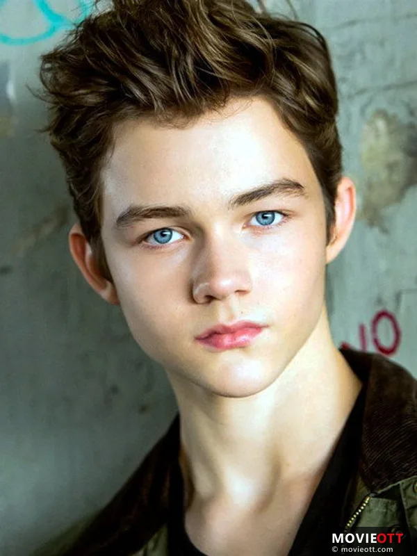 Levi Miller — photo 5