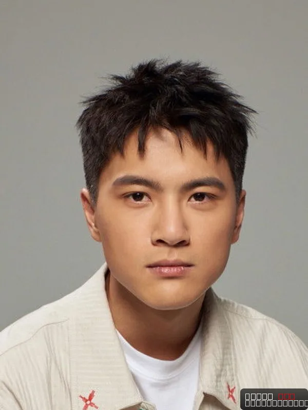 Li Kuan-Yi — photo 1