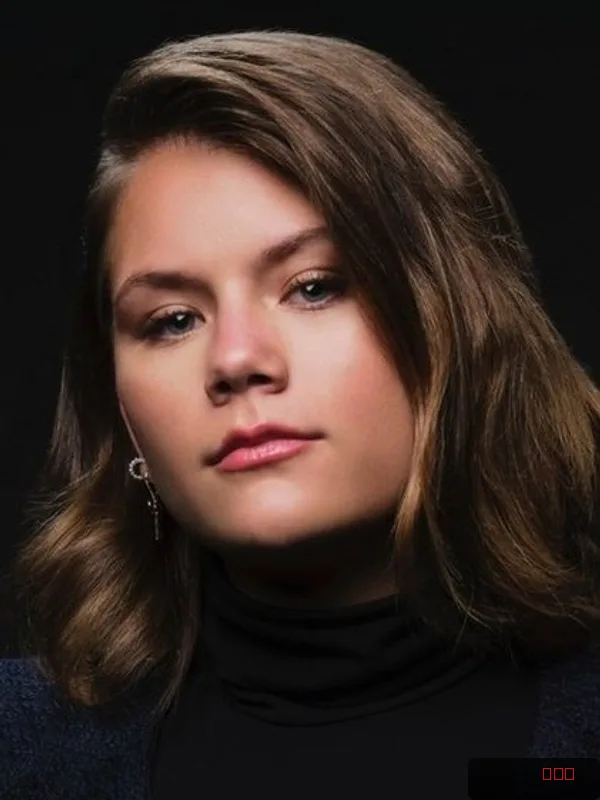 Lia McHugh — photo 1