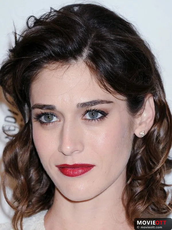 Lizzy Caplan — photo 1