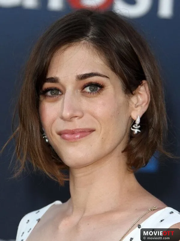 Lizzy Caplan — photo 4