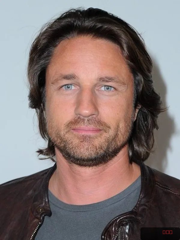 Martin Henderson — photo 1