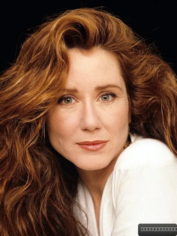 Mary McDonnell — photo 1